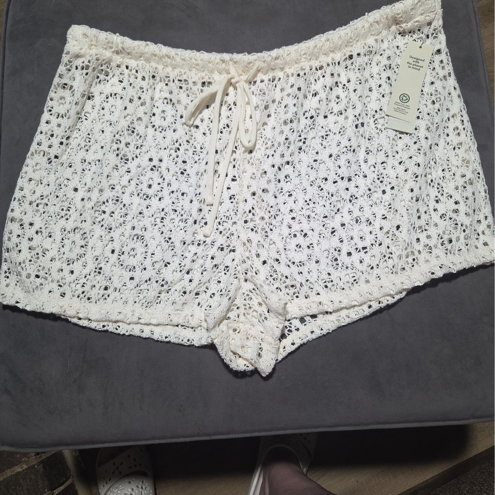 No Boundaries Women's XL Ivory Crochet Swim Cover-Up Shorts Drawstring NWT